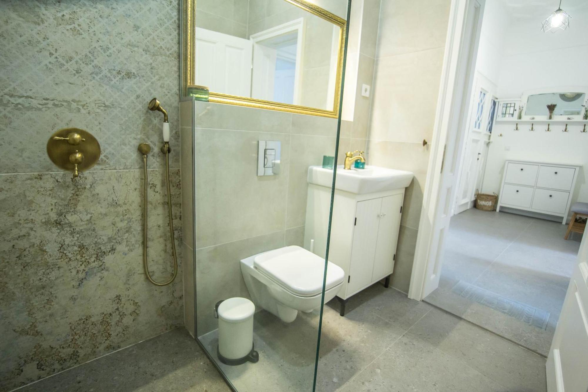 Lion'S Bridge Boutique 2Bdrm Apt, Top Center Gem Sofia Exterior foto